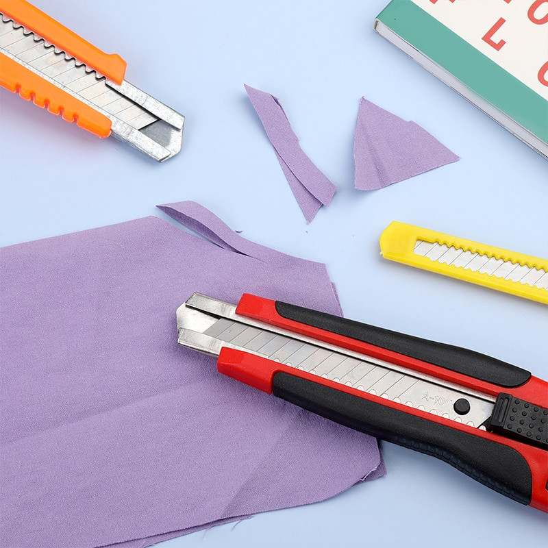 Nonvor Cuțit utilitar retractabil de culoare aleatorie Cuțit utilitar artistic Unghi de design cu blocare automată cu tăietor de fracturi Cuțit de papetărie