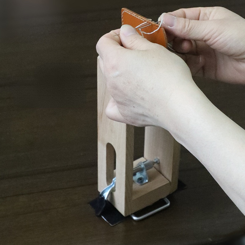 Δερμάτινο κλιπ συγκράτησης Περιστροφή 360 μοιρών Ξύλινο δερμάτινο ραφή σταθερό σφιγκτήρα Εργαλεία ραψίματος DIY Εργαλεία Leathercraft