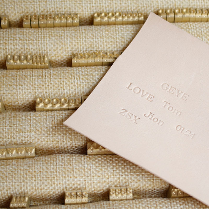 Προσαρμοσμένο λογότυπο Αριθμός αλφαβήτου σφραγίδα γράμματος Αραβική Ρωσική επωνυμία Iron Personality Δερμάτινο καλούπι Ζεστό φύλλο Σφράγισης πιεστήριο craft