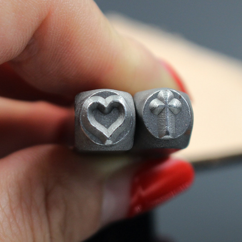 DIY Carving Cross Star Südame ehted Tembeldamine Tähestik LOGO Terastemplid Vormi märgistamise tööriist Punch Die For Nahast Sõrmus Käevõru