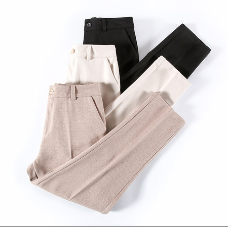 Moodsad taskutega püksid naistele