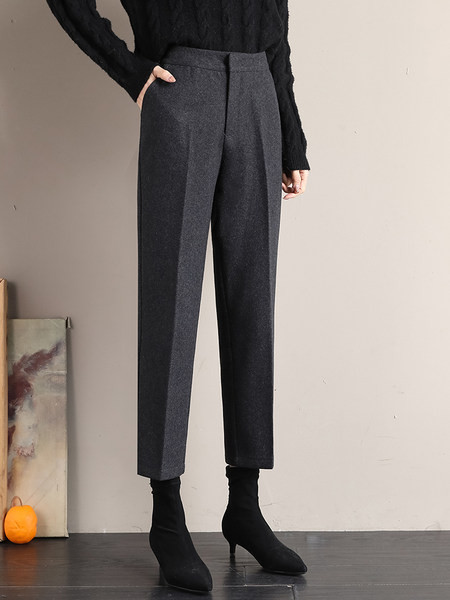 Novi model ženskih hlača sa džepovima - crne i sive boje