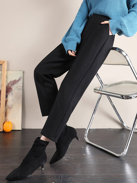 Novi model ženskih hlača sa džepovima - crne i sive boje