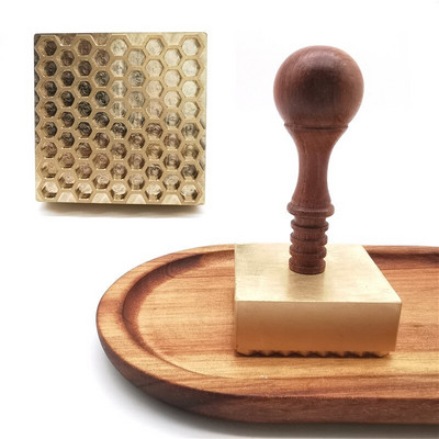 Honeycomb Design Bar Ice Stamp Brass Emboss Stamper Stamping Cocktails Whisky DIY Art Icecube 5x5cm με σκάλισμα λαβής