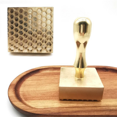 Honeycomb Design Bar Ice Stamp Brass Emboss Stamper Stamping Cocktails Whisky DIY Art Icecube 5x5cm με σκάλισμα λαβής