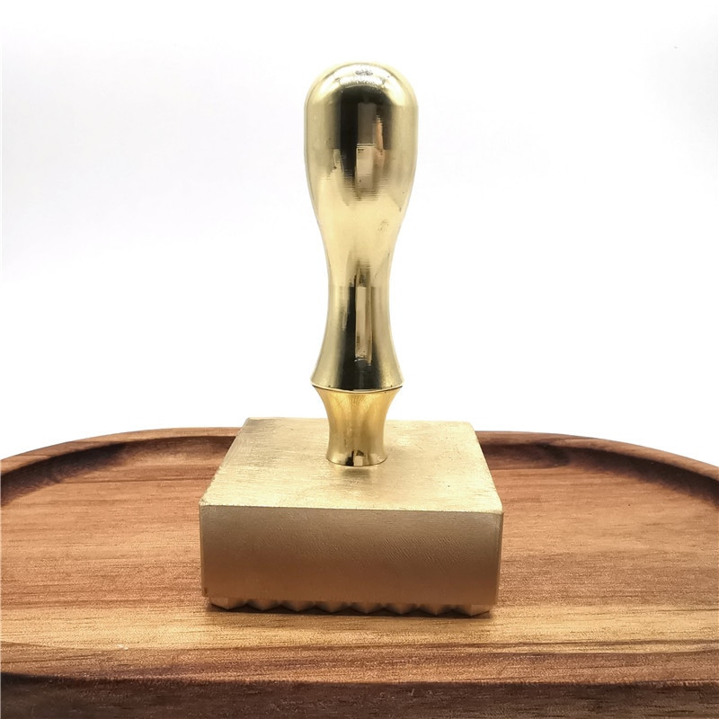 Honeycomb Design Bar Ice Stamp Brass Emboss Stamper Stamping Cocktails Whisky DIY Art Icecube 5x5cm με σκάλισμα λαβής