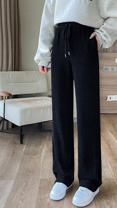 Laiade säärede ja paeltega naiste spordipüksid