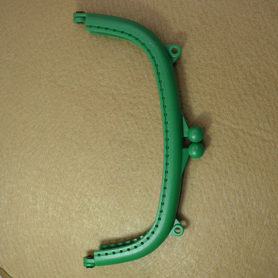 Plastični okvir torbice od smole u boji slatkiša od smole od 16 cm s rupom za torbu za torbu u mješovitim bojama, veleprodaja slatkog ženskog okvira torbice „uradi sam“