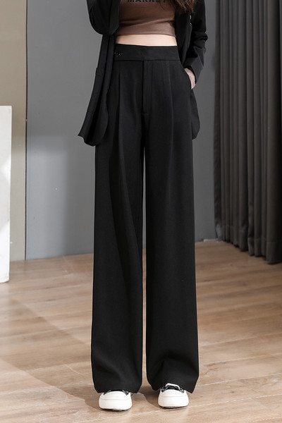 Puhtad taskuga naistepüksid