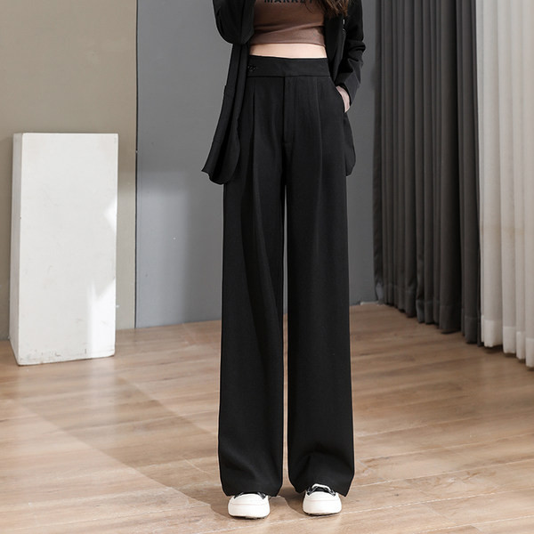 Puhtad taskuga naistepüksid