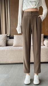 Kõrge vöökohaga taskuga vabad vabaajapüksid naistele