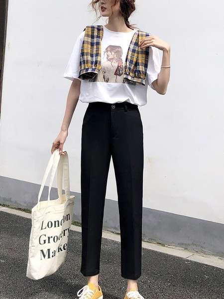 Moodsad kõrge vöökohaga sirge säärega püksid naistele