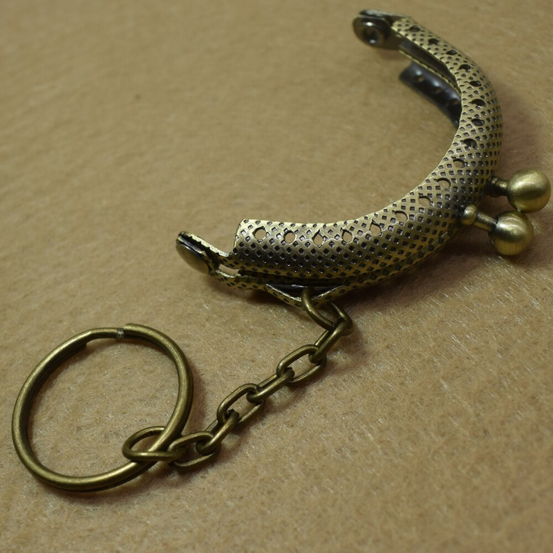 5cm metallraami käepide Suudlusklambri kaar koos võtmehoidjaga koti jaoks Käekott Rahakott isetehtud metallist klambrid Müntide rahakoti raamide käepide