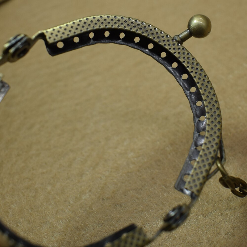 5cm metallraami käepide Suudlusklambri kaar koos võtmehoidjaga koti jaoks Käekott Rahakott isetehtud metallist klambrid Müntide rahakoti raamide käepide