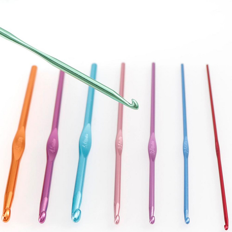 8 tk/komplekt Mitmevärvilised alumiiniumheegeldused 2mm kuni 5,5mm kanepiõis Heegeldatud koduks Ise ise käsitsi valmistatud kudumistööriistad kudumisvardad