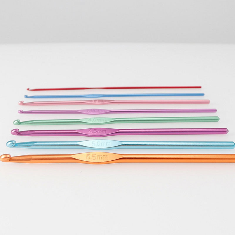 8 tk/komplekt Mitmevärvilised alumiiniumheegeldused 2mm kuni 5,5mm kanepiõis Heegeldatud koduks Ise ise käsitsi valmistatud kudumistööriistad kudumisvardad