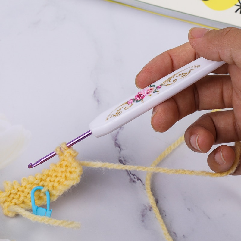 Πολλαπλά μοντέλα Πολύχρωμη λαβή Γάντζοι αλουμίνας Βελόνες πλεξίματος Σετ βελόνες πλεξίματος για ράψιμο με βελονάκι πλέξιμο