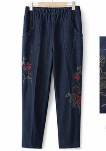 Naiste vabaaja püksid tikandiga