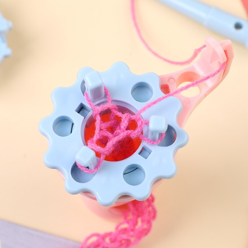 TLKKUE Dispozitiv de tricotat cu frânghie de țesut cu fire cu două capete Dispozitiv de tricotat pentru brățară din plastic Dispozitiv de tricotat cu flori, margarete, instrumente de țesut din fire