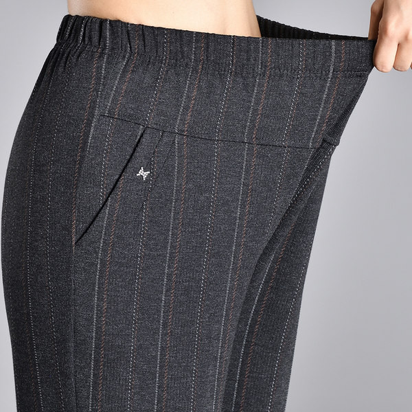 Раиран дамски панталон с еластична талия и прави крачоли