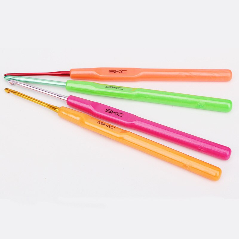 1 tk 2mm-7mm plastikust heegelnõela käepidemega alumiiniumist kudumistööriist kudumiseks heegelnõelad isetegemise käsitöö õmblustarbed