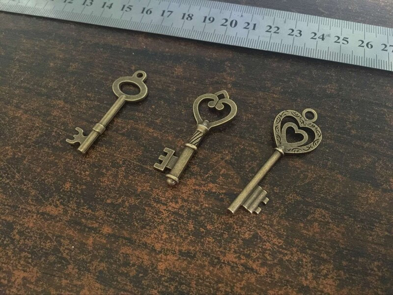 Μπρούτζινα βασικά στολίδια κρεμαστά δερμάτινα χειροποίητα δερμάτινα αξεσουάρ