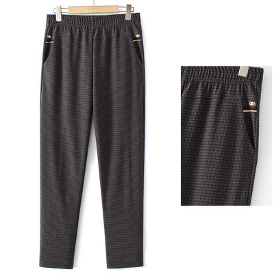 Ravni model ženskih hlača s elastičnim strukom