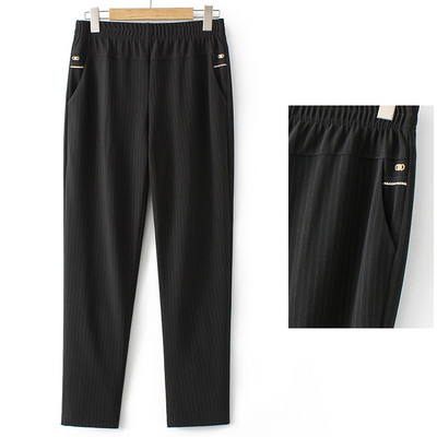 Ravni model ženskih hlača s elastičnim strukom