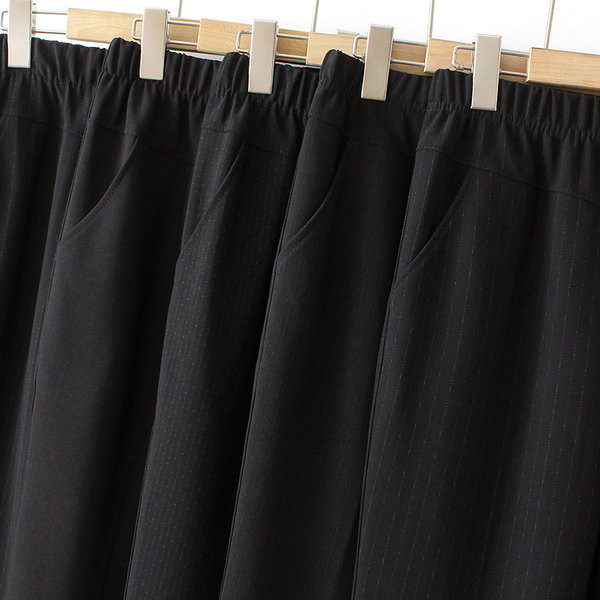 Musta värvi vabaaja naistepüksid