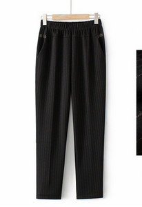 Zimske hlače s metalnim elementima