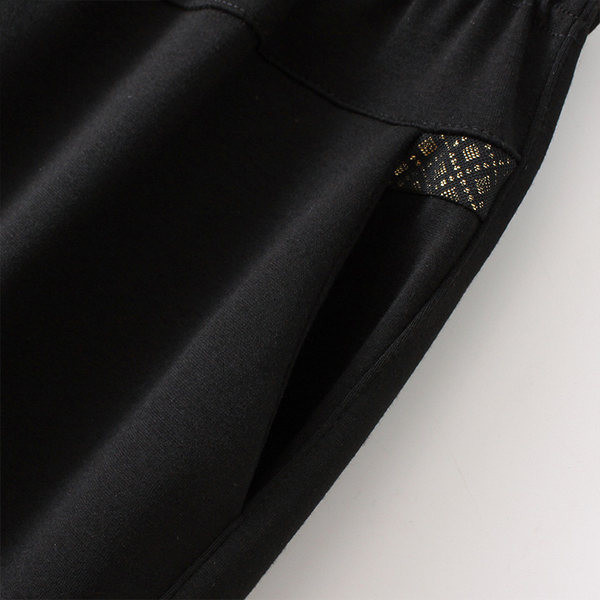 Zimske hlače s metalnim elementima