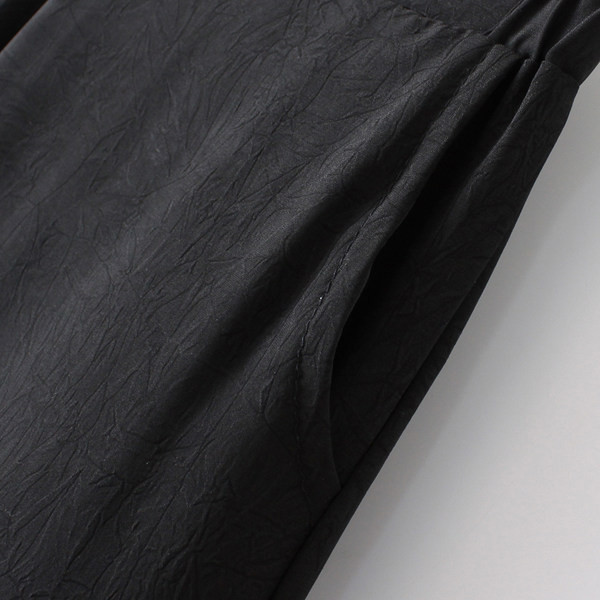 Plačios trijų spalvų moteriškos kelnės