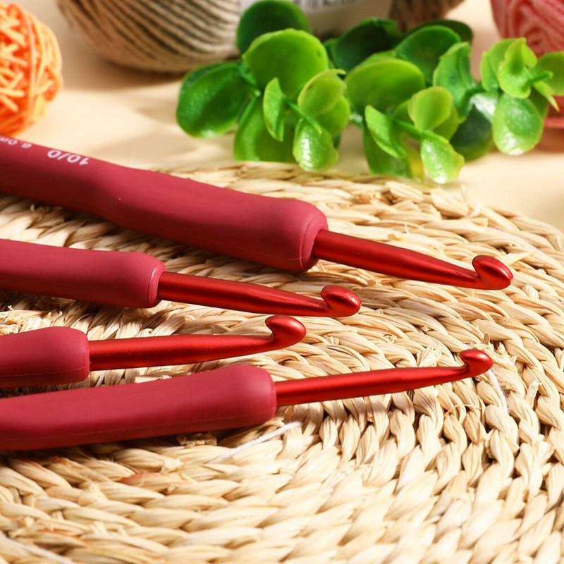 1 τεμάχιο εργονομικά βελονάκια με μαλακή λαβή Κόκκινο χρώμα Βελόνες αλουμινίου DIY 2,0-6,0 mm Βελόνες πλεξίματος Γυναικείο δώρο