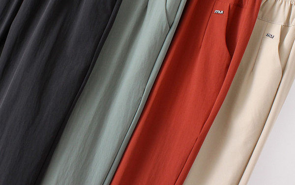 Naiste vabaajapükste lai mudel kõrge vöökoha ja taskuga