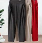 3D-elemendiga vabaaja naistepüksid