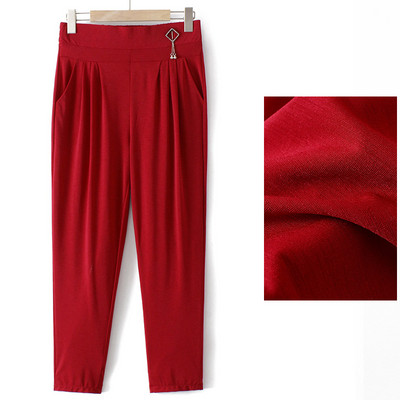 3D-elemendiga vabaaja naistepüksid