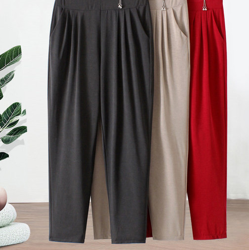 3D-elemendiga vabaaja naistepüksid