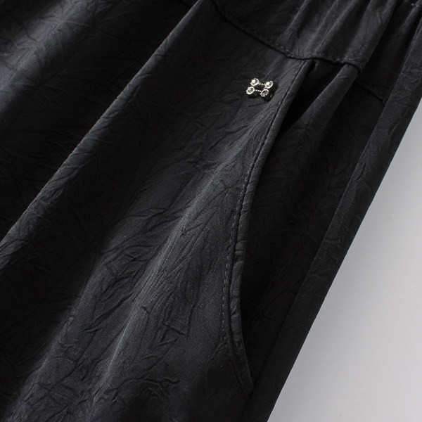 Καθαρό γυναικείο παντελόνι - φαρδύ μοντέλο με τσέπη