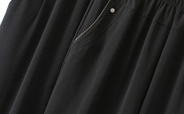 Naiste elastse vöökoha ja sirge säärega püksid