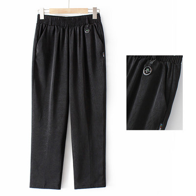 3D-elemendiga vabaaja naistepüksid