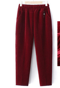 Γυναικείο παντελόνι με λάστιχο και τρισδιάστατο στοιχείο