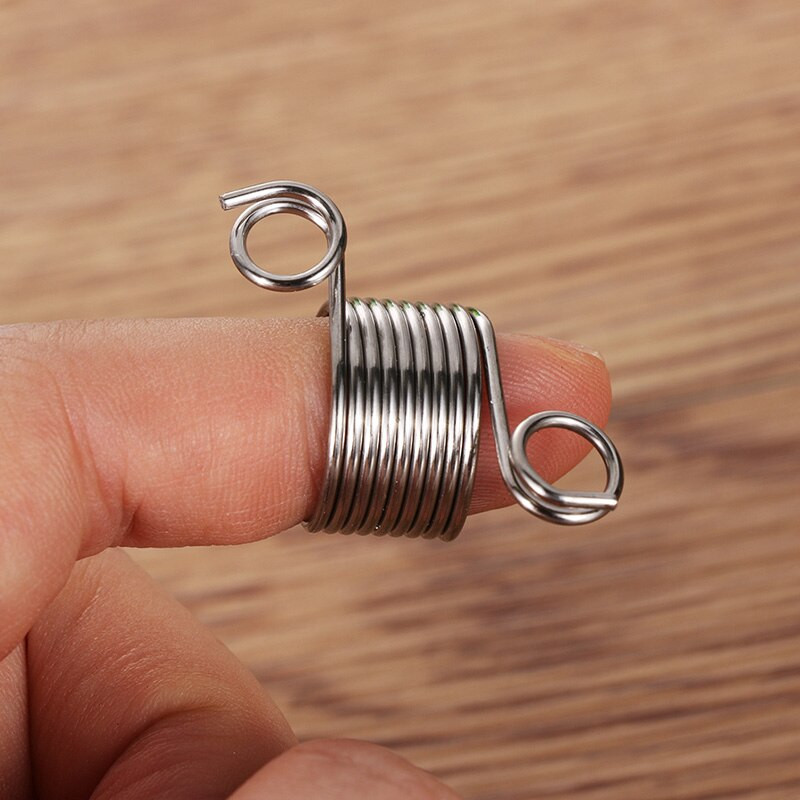 1 ΤΕΜ. Οδηγός χειρός με νήμα από ανοξείδωτο ατσάλι Πηνίο δακτυλήθρα Δαχτυλήθρα Φορέα κορδόνι βελόνα Χειροποίητα Εργαλεία ραψίματος με ελατήρια