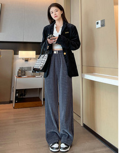 Ženske hlače visokog struka širokih nogavica s logotipom