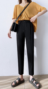 Aktualan ravni model ženskih hlača