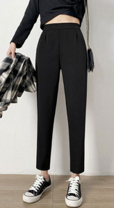 Aktualan ravni model ženskih hlača