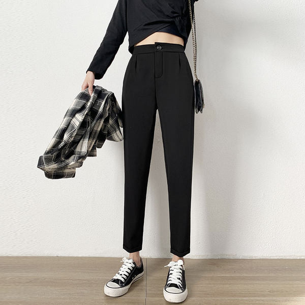 Aktualan ravni model ženskih hlača