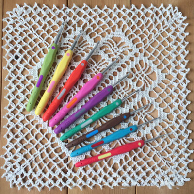 9tk/komplekt Värviline heegelnõelte komplekt Pehme käepidemega libisemiskindlast alumiiniumlõngast kudumisvardade komplekt isetegemise kampsuni käsitöötööriistade lõnga jaoks