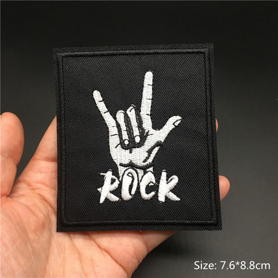 Grupas roka apģērbi nozīmītes gludināmi uz ielāpiem aplikācijas izšūtas mūzika punk svītras apģērbam jaka Džinsi gatavo dekorēšana