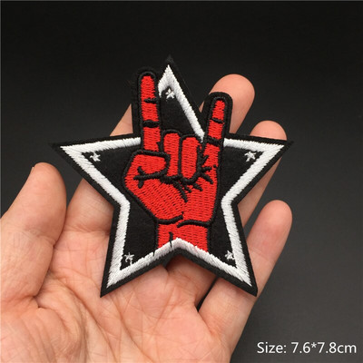 Grupas roka apģērbi nozīmītes gludināmi uz ielāpiem aplikācijas izšūtas mūzika punk svītras apģērbam jaka Džinsi gatavo dekorēšana