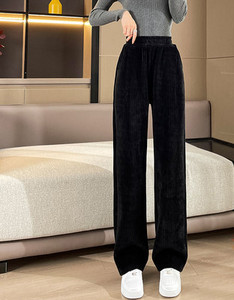 Ležerne trenirke s džepom